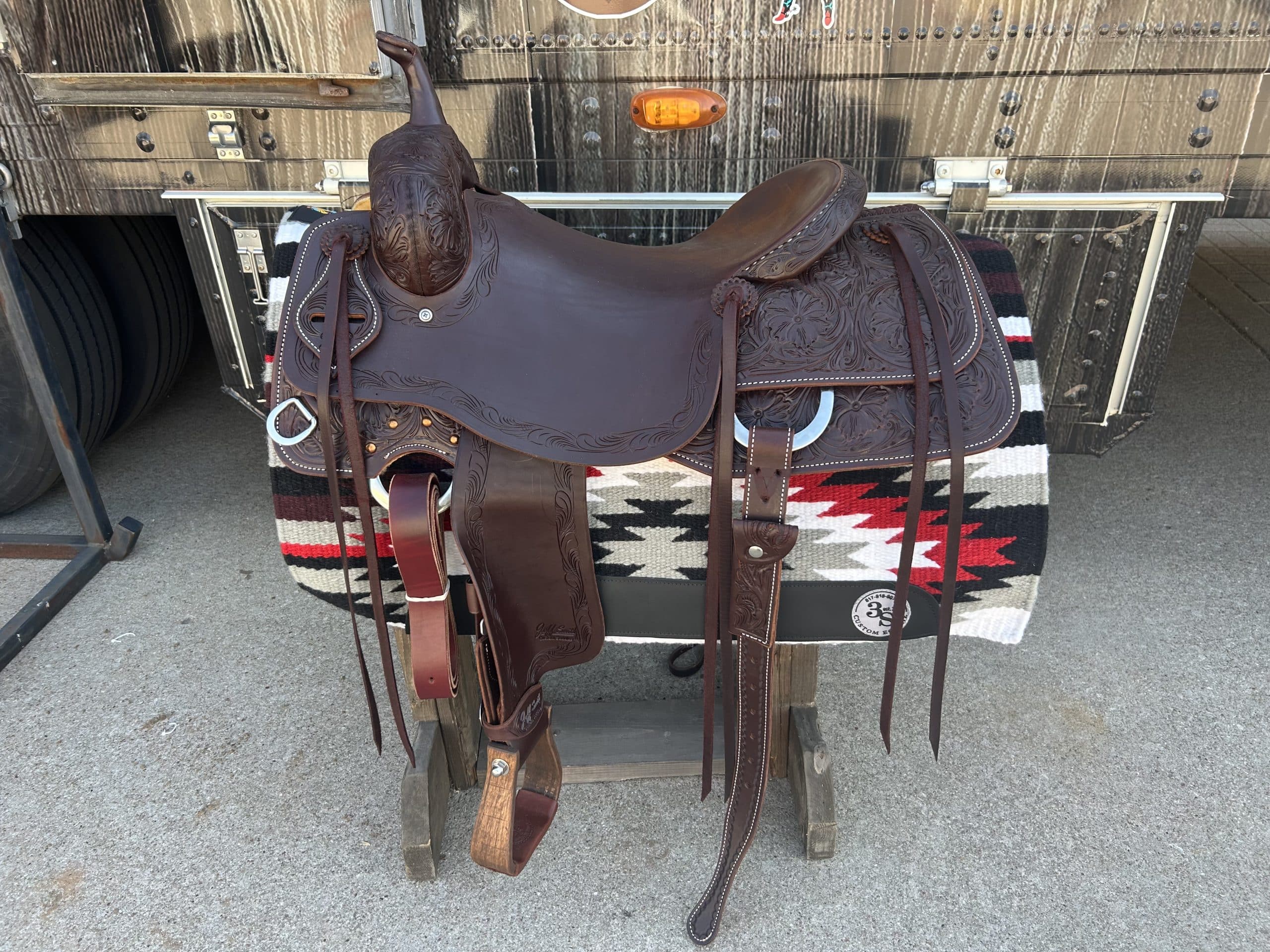 The Alltimate Show Pad - Red/Tan/Black - Image 2